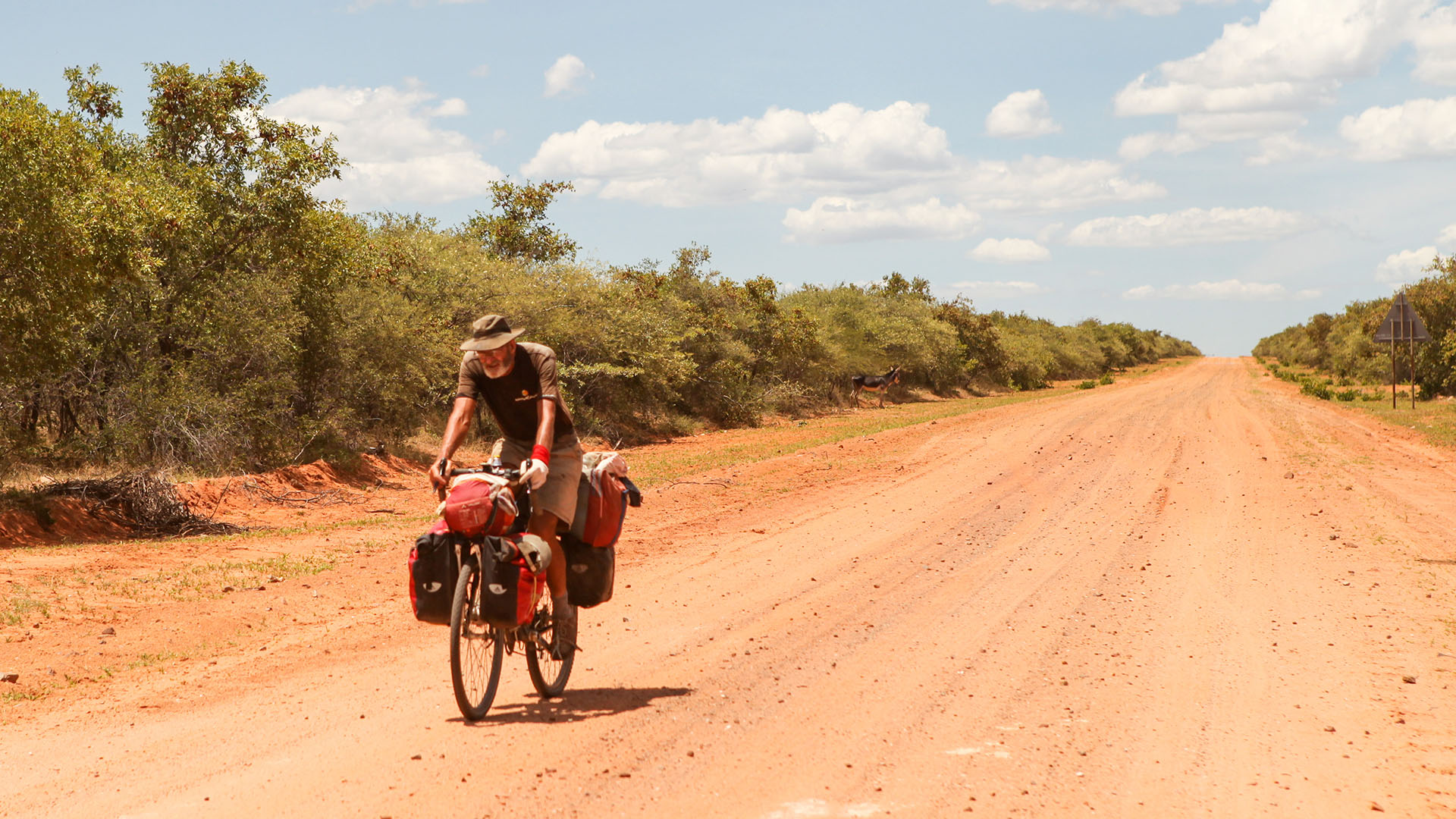 78岁，他仍在路上：在亚美尼亚忆起那位骑行界天花板